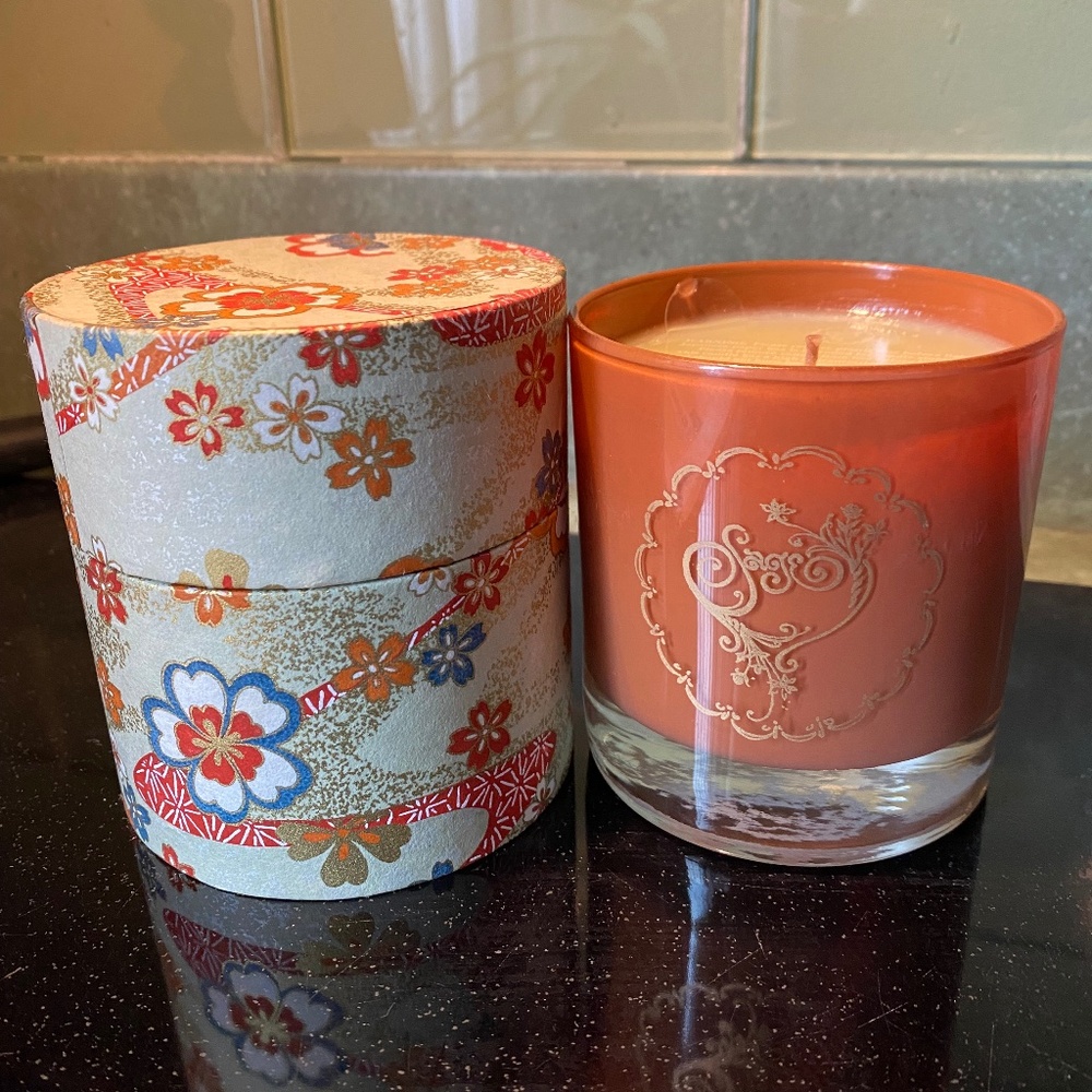 GORGEOUS AMBER CANDLE